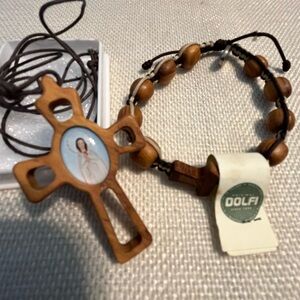 NWT Dolfi Holy Religious Souvenirs Wooden Cross Necklace and Bracelet Set Italy